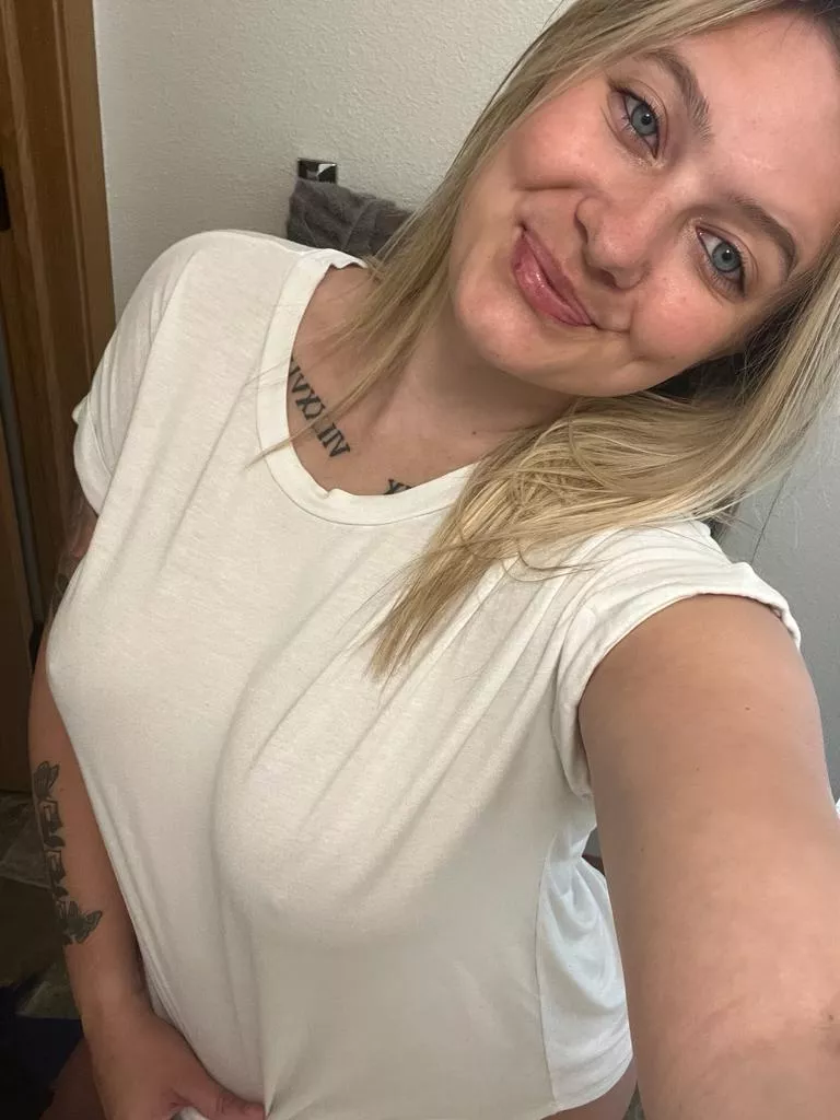 no bra = happy girl every time posted by ChanceBookkeepers