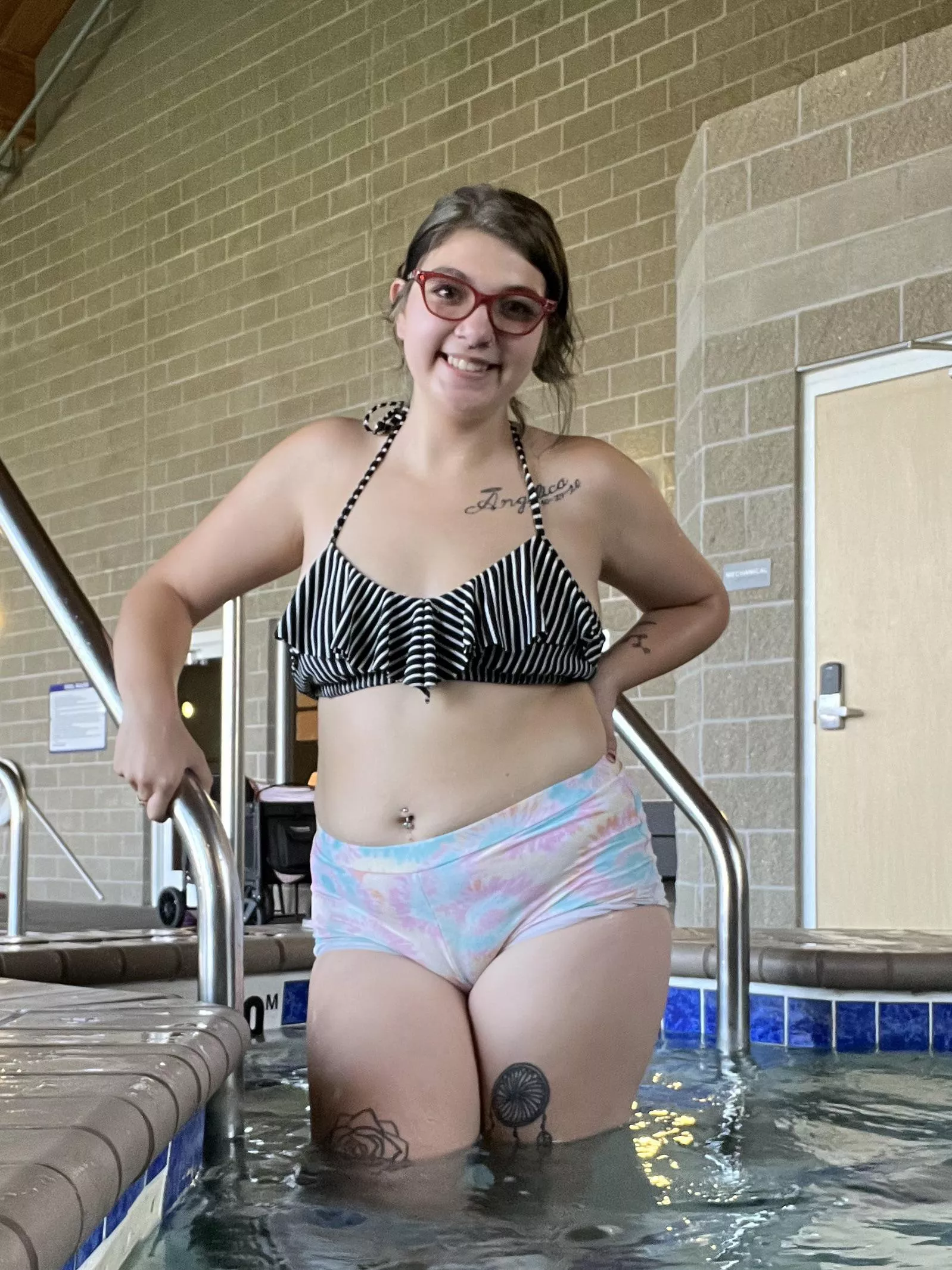 Taken at my hottub today, I feel great in my own body posted by CrayCrayxRayRay