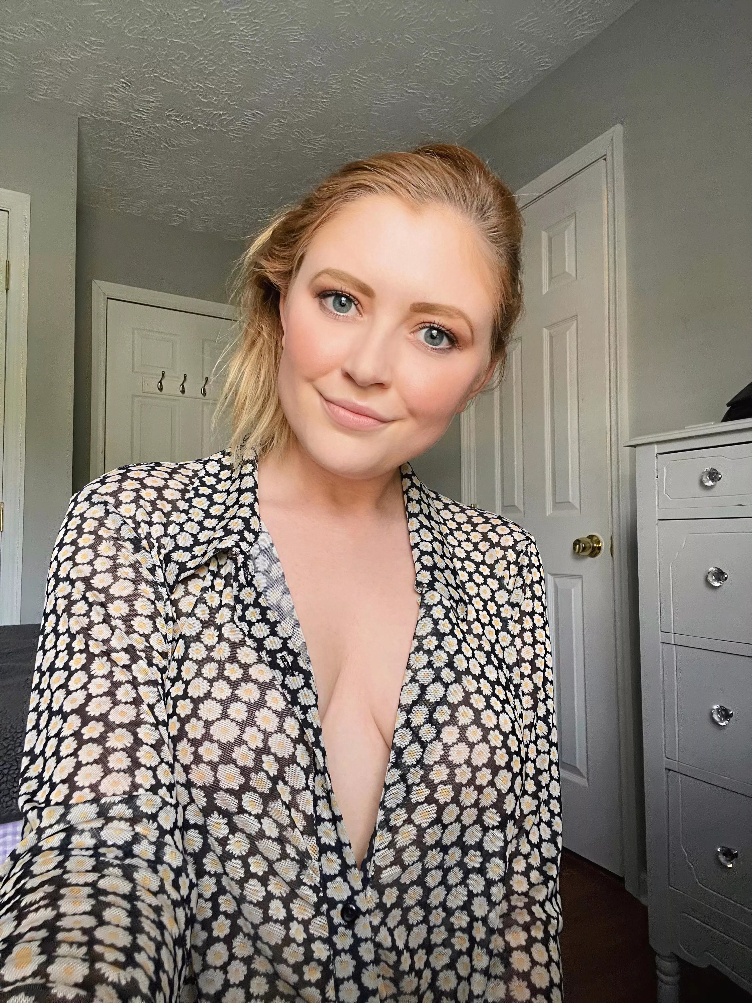 Today is my 30th birthday, so this is my “you’re getting old!” [f]ace I’d make to myself in the mirror. posted by merrellx