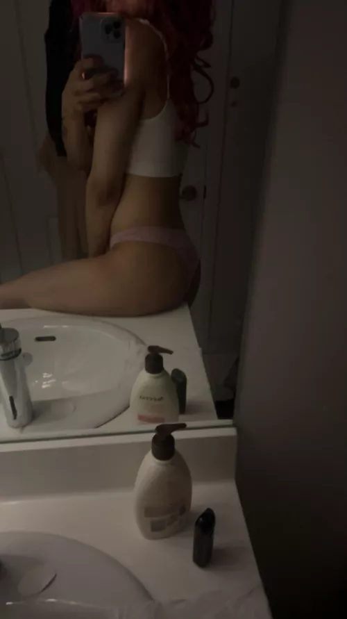 What you think daddy? by Naomichoifemboi