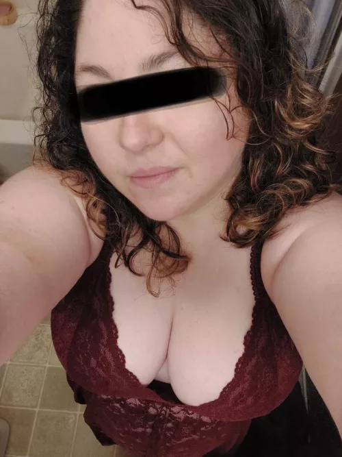 You like 4'11 pale chubby girls by racetech421