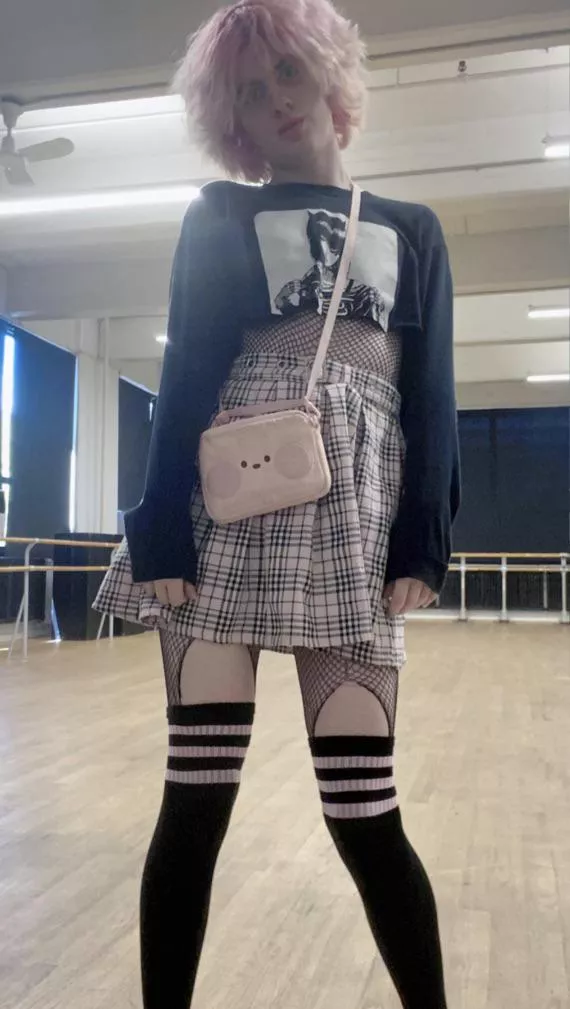 >:3 posted by bunniboyyy