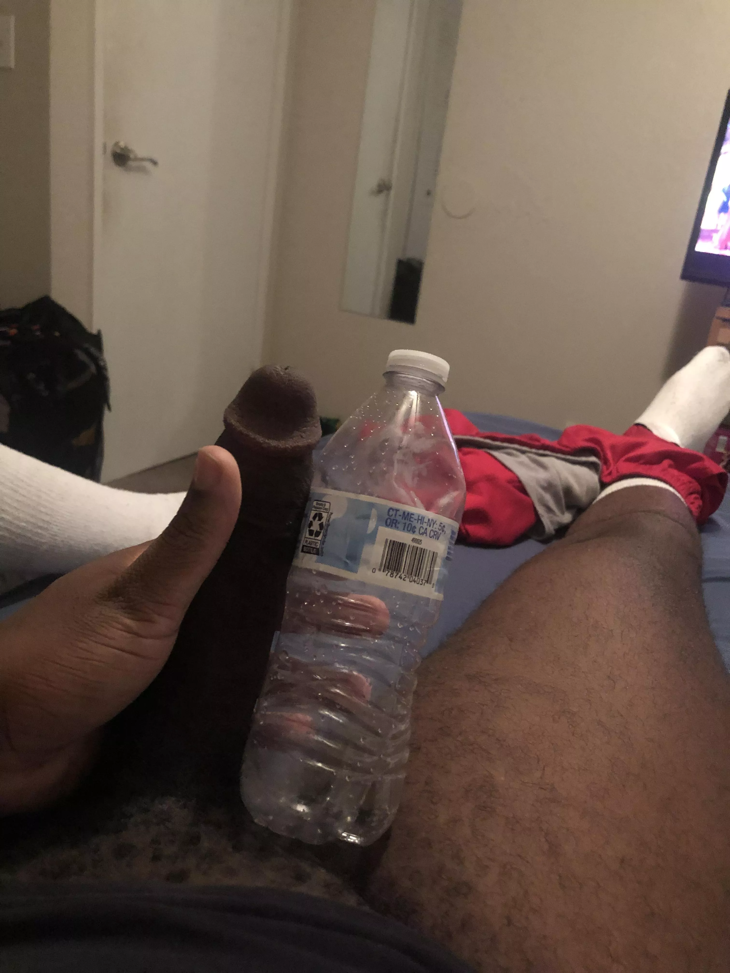 [37] Who’s bigger than me tho😴 posted by thankyoukt