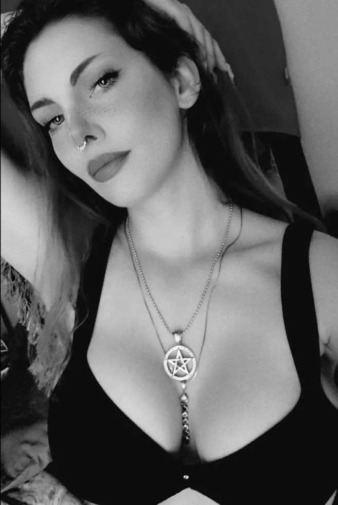 Baddie posted by Beenthatguy3000