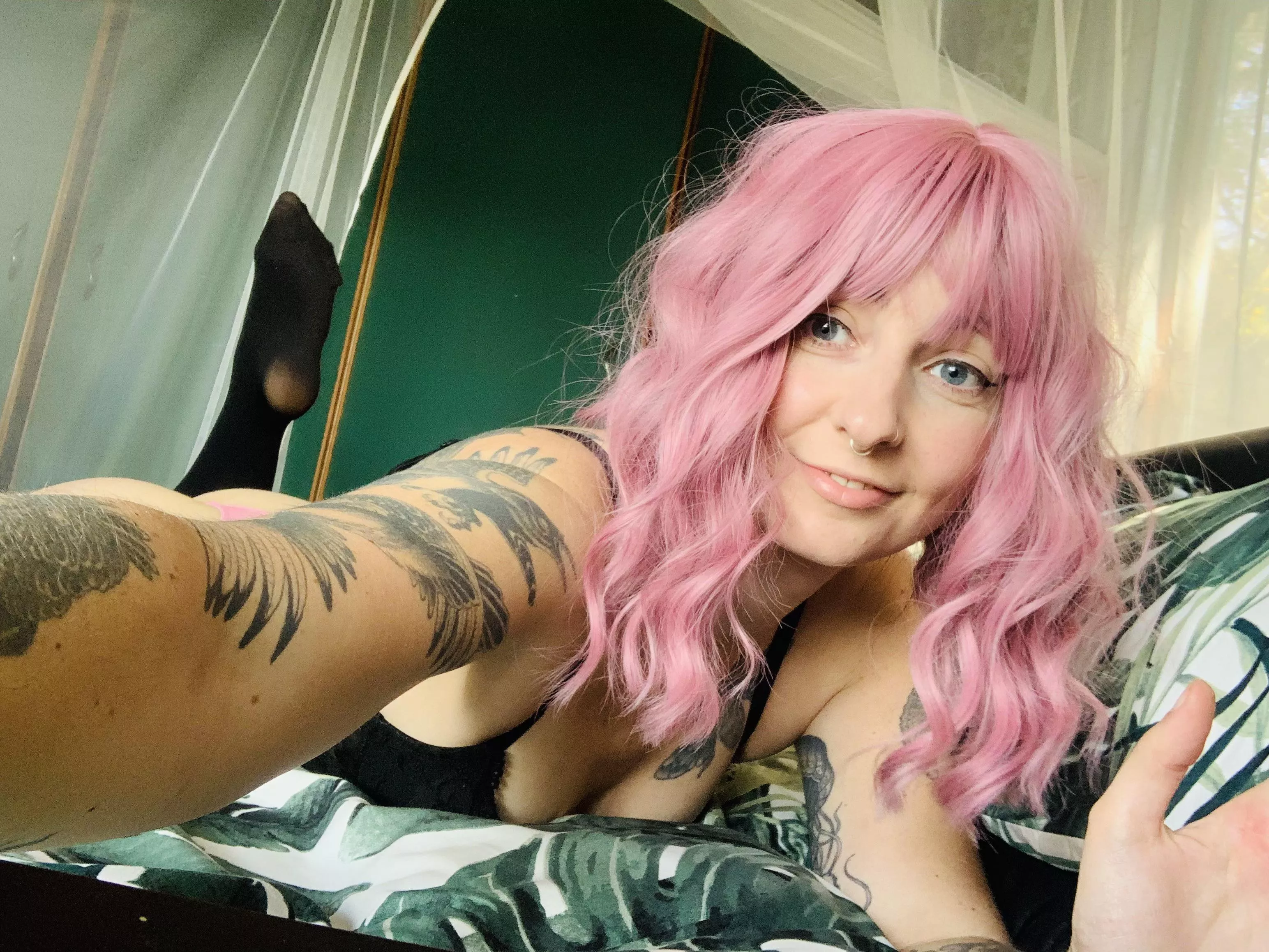 Can I be your alt gf? posted by Scarlet-is-here