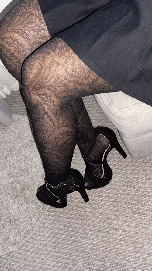 Do u like this pantyhose? 🖤 by LeaderApprehensive43