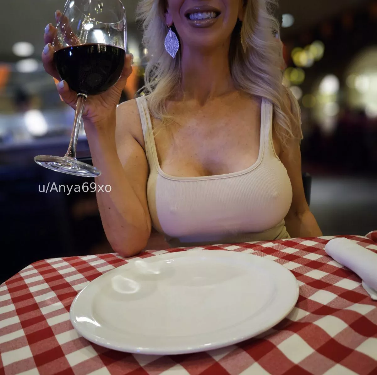 I never wear a bra on date night posted by Anya69xo