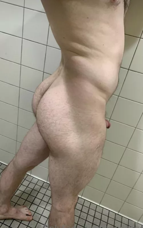 Let’s lift legs by Hungwithabubblebutt