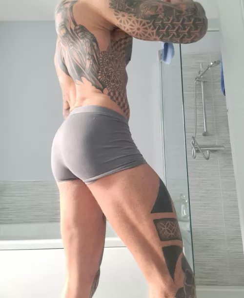 More ink on them needed ;) by bahamianDowel769