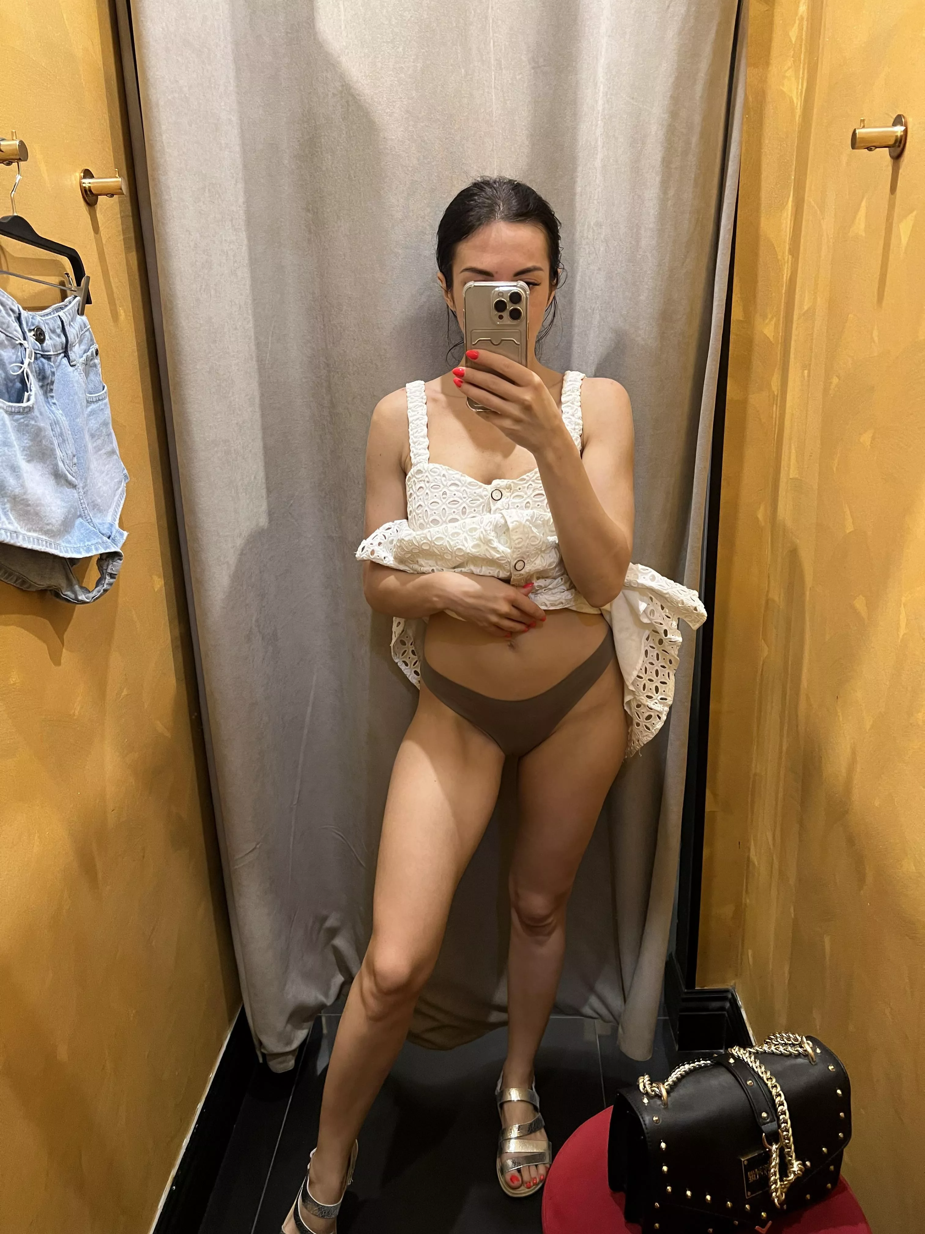 Peek-a-boo posted by MonicaGoddess