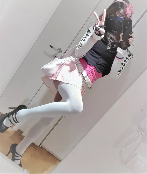 Pretty Girl ? by ShadowPrincessN7