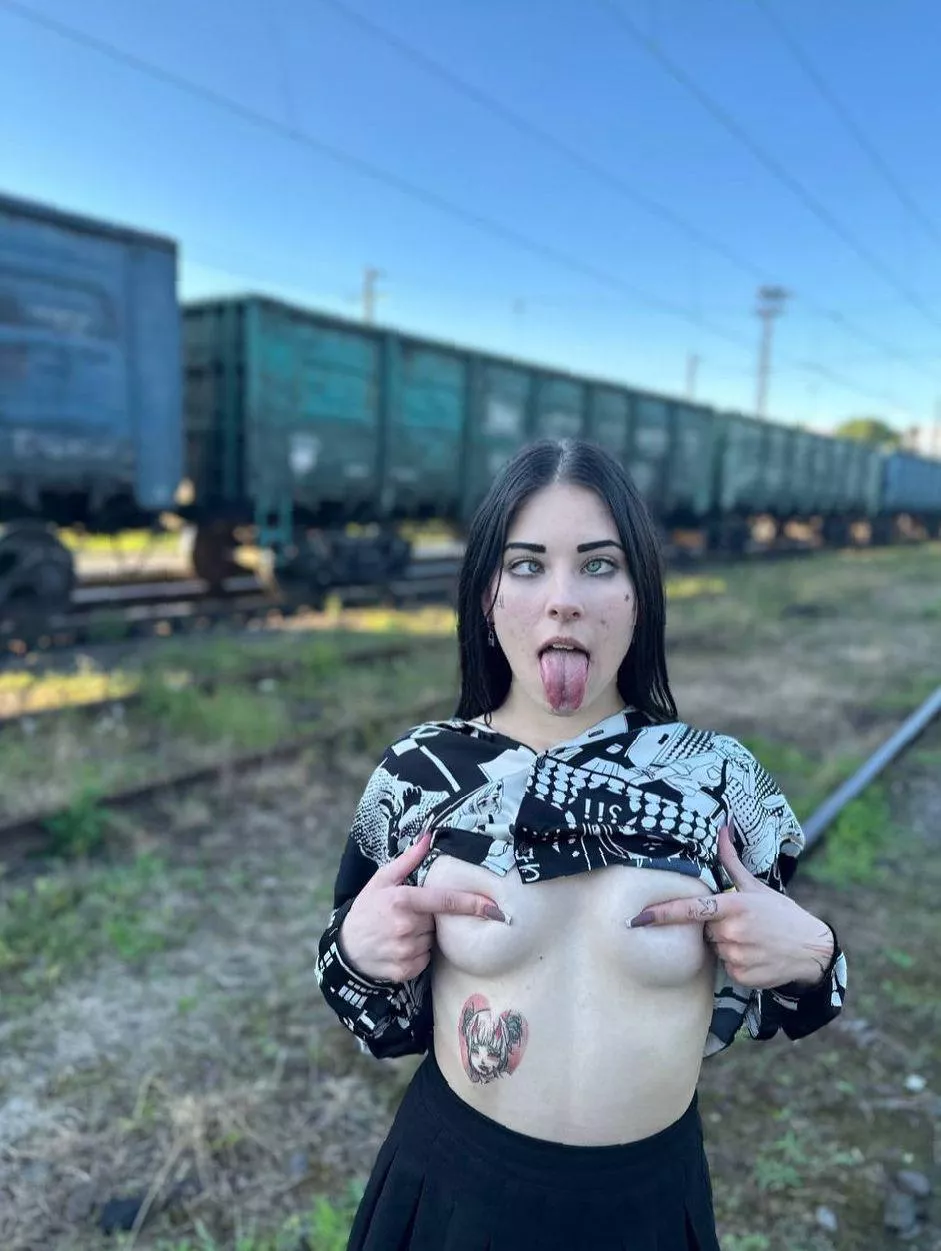 Probably the perfect one 👀 posted by plushsesam