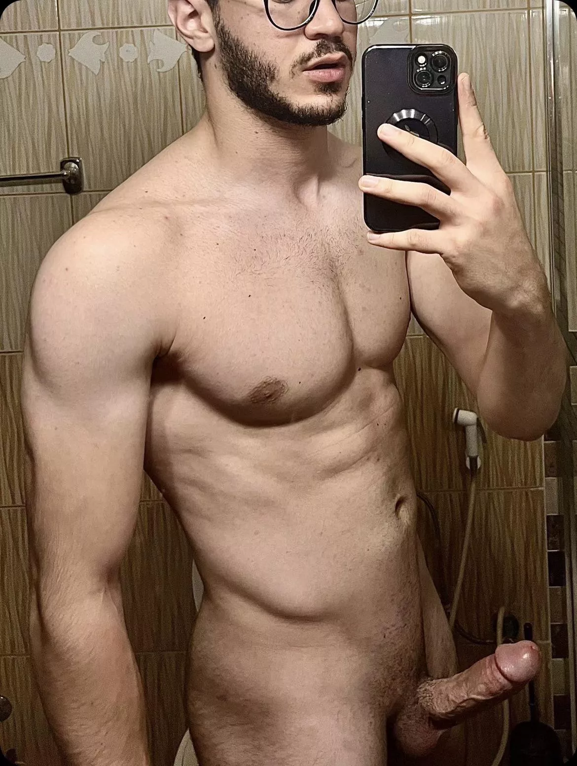 Sculpting the body to suit the cock posted by Hotpsycho17