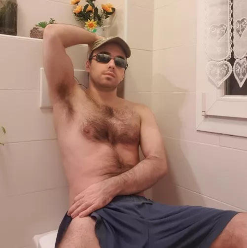 Someone want worship me? by Naughty_Alex1