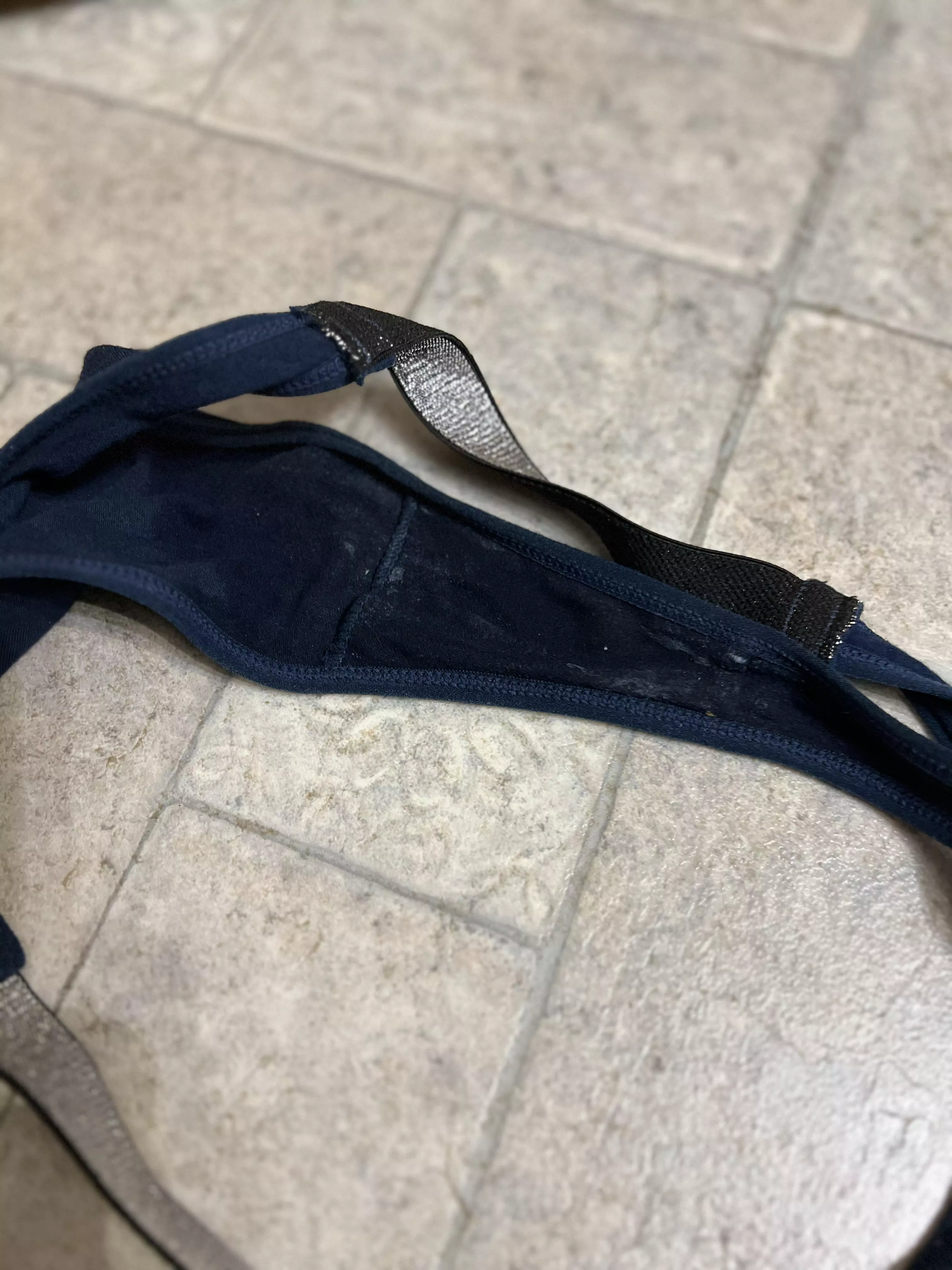 Squirted on them during sex are you a sniffer 👃 or a licker 👅 😈 posted by ravyn_nicole89