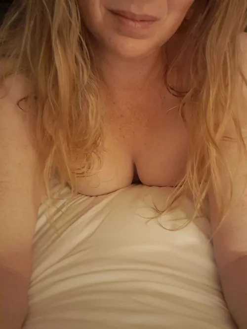 Tangled hair and freckles by anonymousseafood