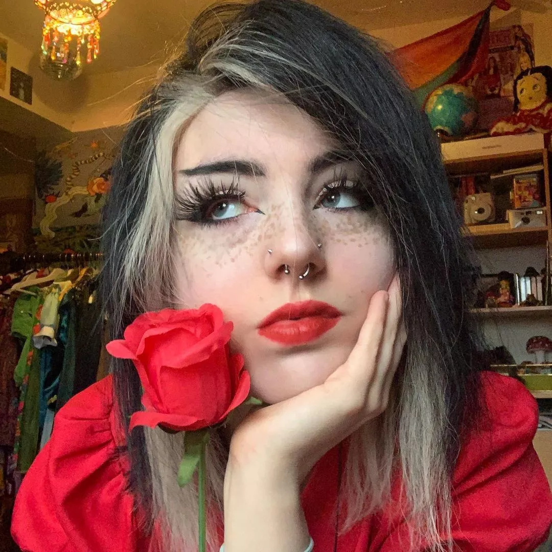 Thoughts on goth freckled girls with make up posted by smeedycat