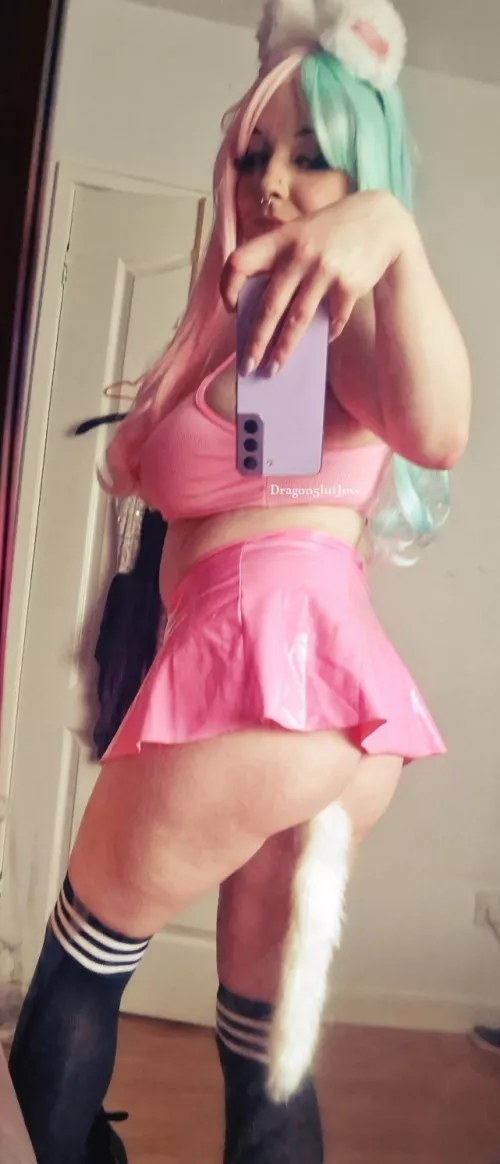 Wanna play with kitty? 😋 by JustJessiicca22