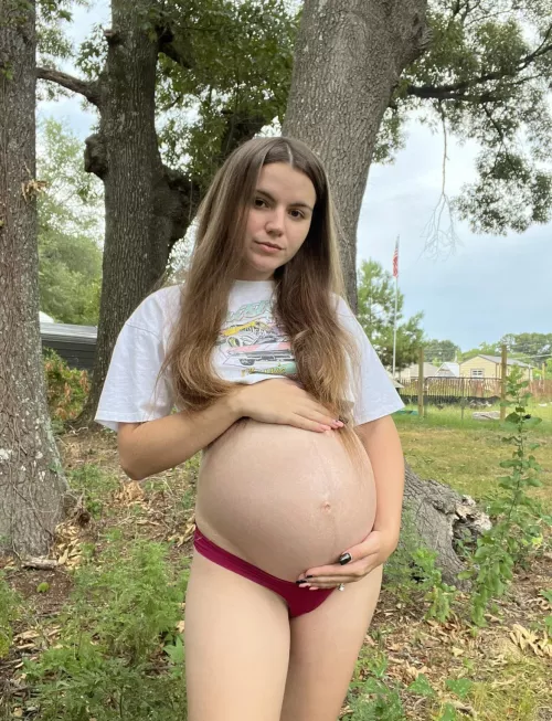 You meet your online gf for the first time and realize that she’s pregnant, wyd? by mamajbby_free