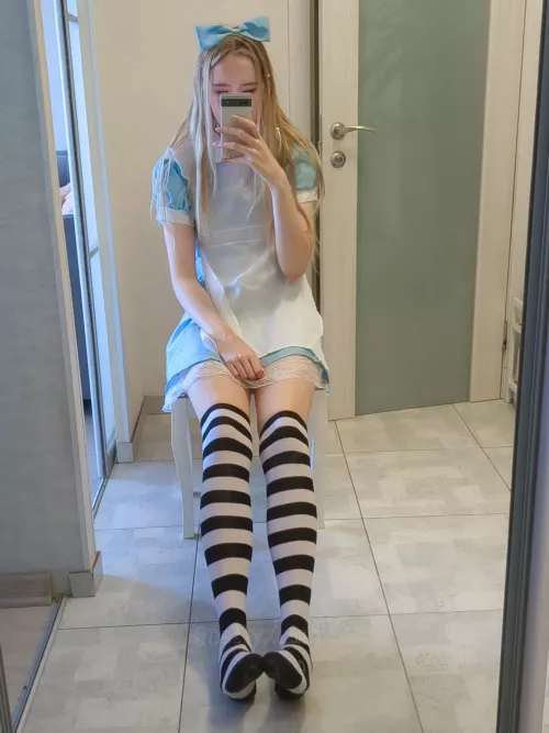 Alice in Wonderland by nellyxlamb by nellyxlamb