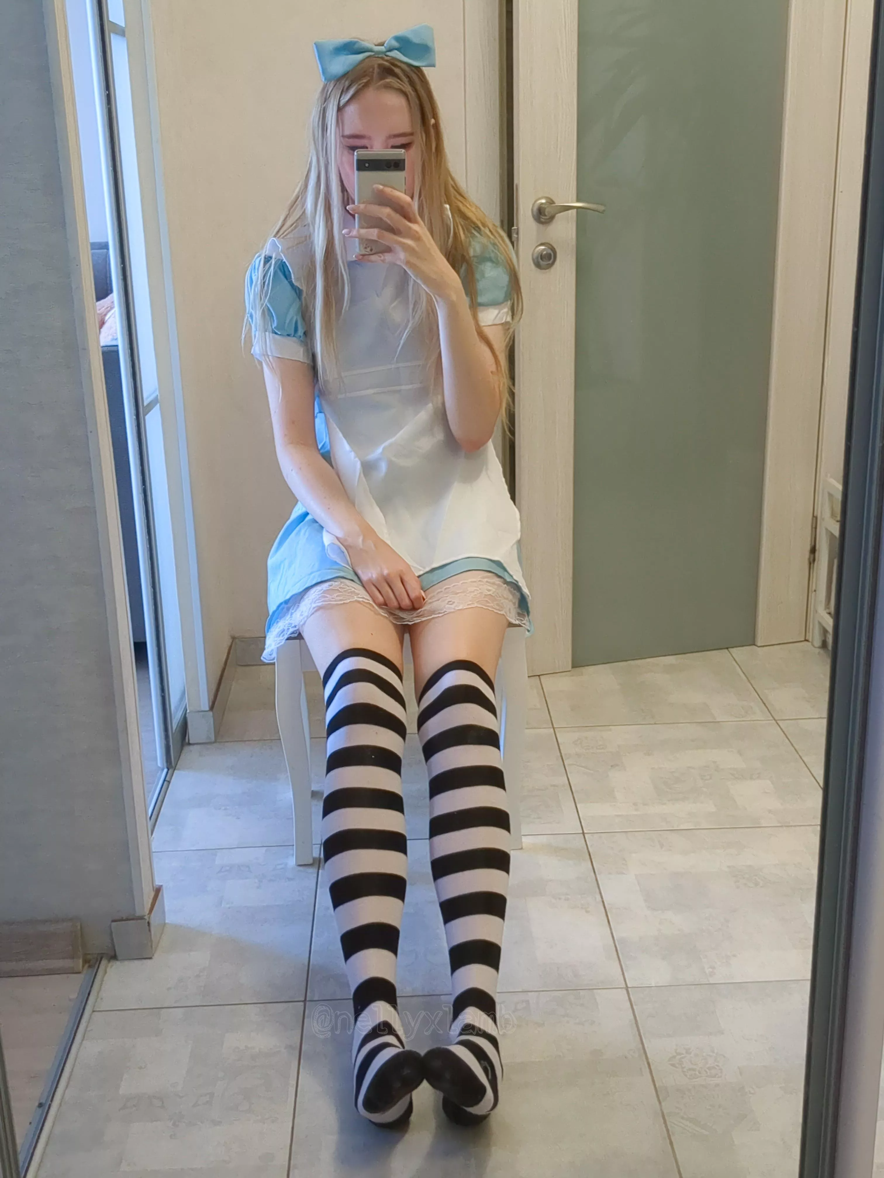 Alice in Wonderland by nellyxlamb posted by nellyxlamb