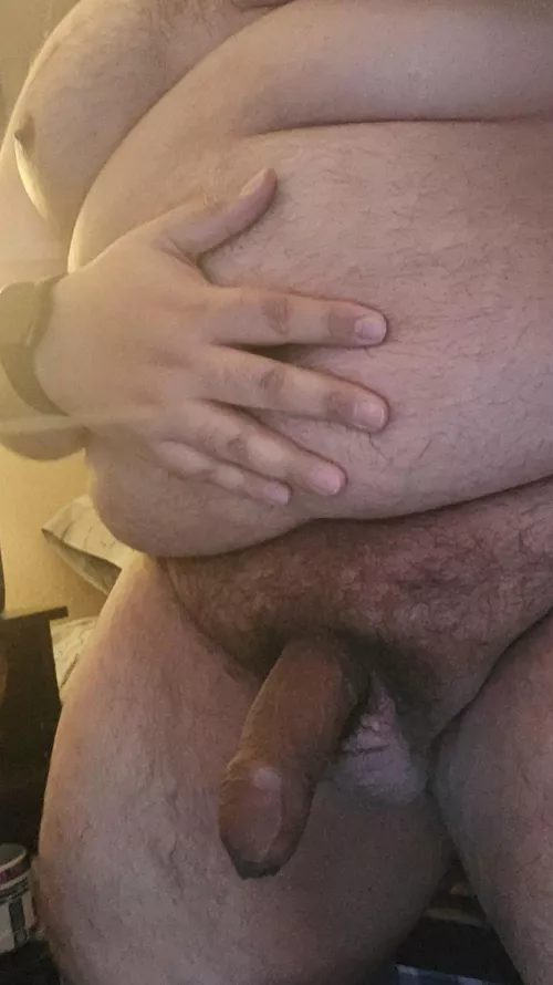 Big boy looking for admirers by ThrowawayEveryDay138