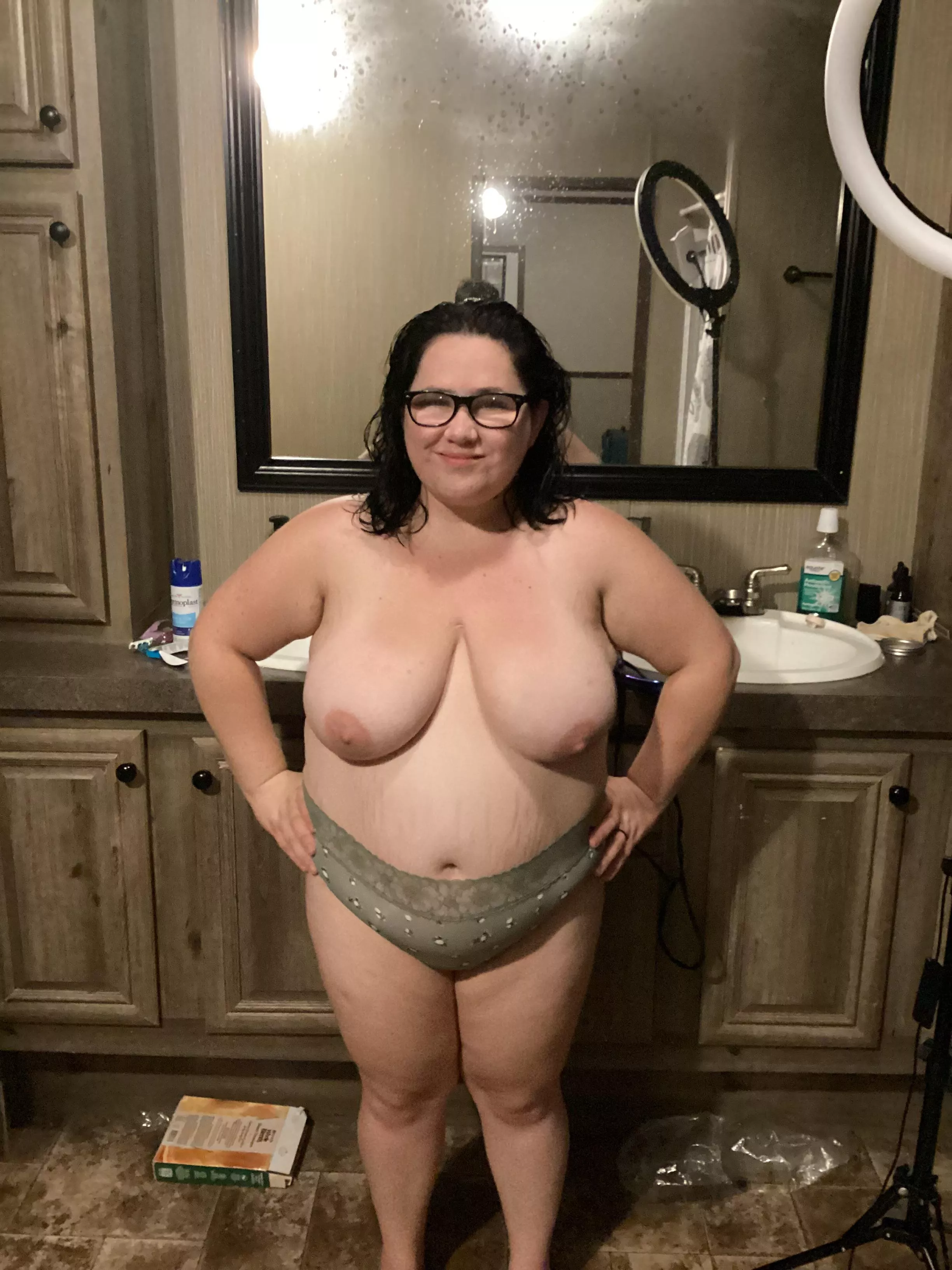 Can I help you lol posted by lilbooknerd124