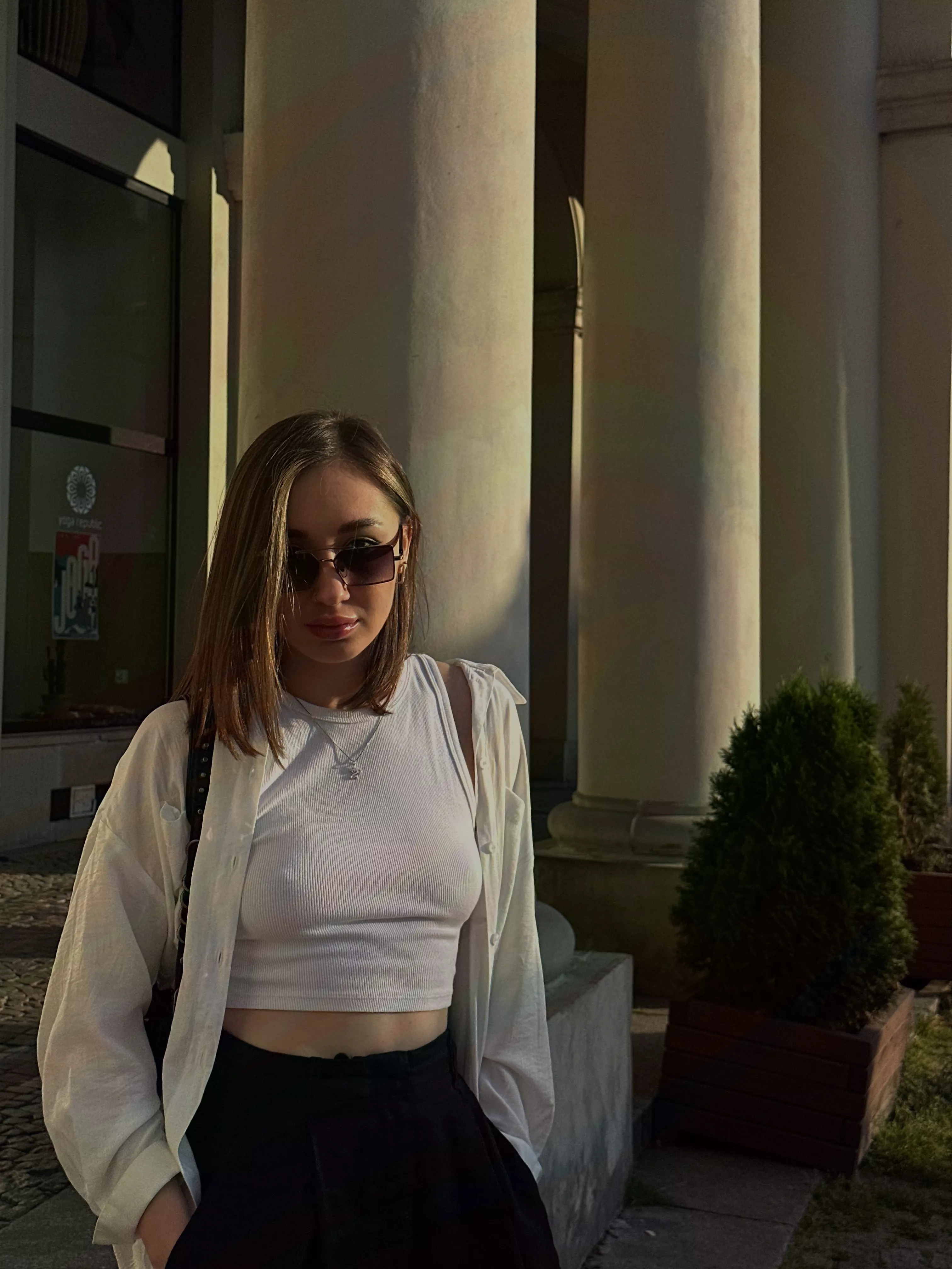 Could you resists this posted by Lolinafg