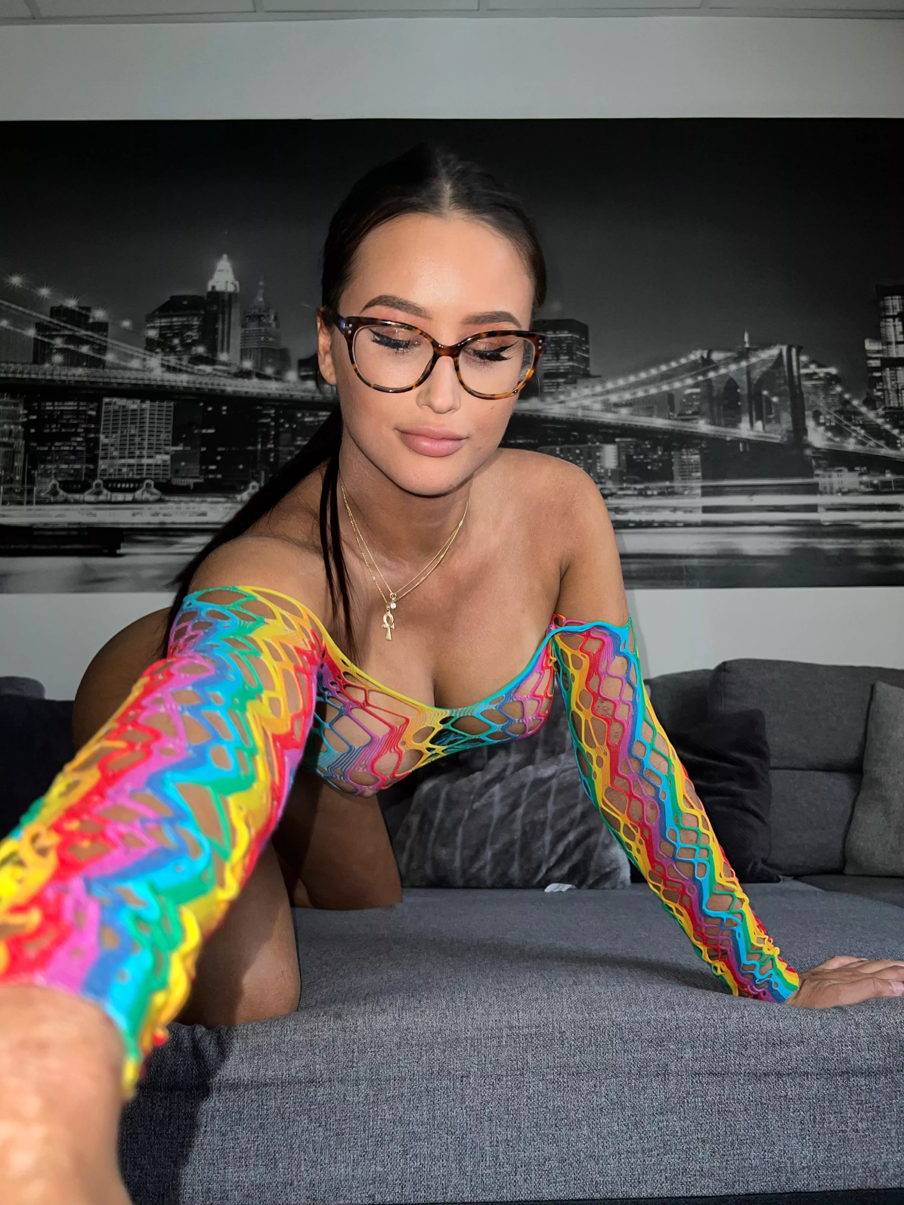 Do you like this pose ? posted by amberrleo