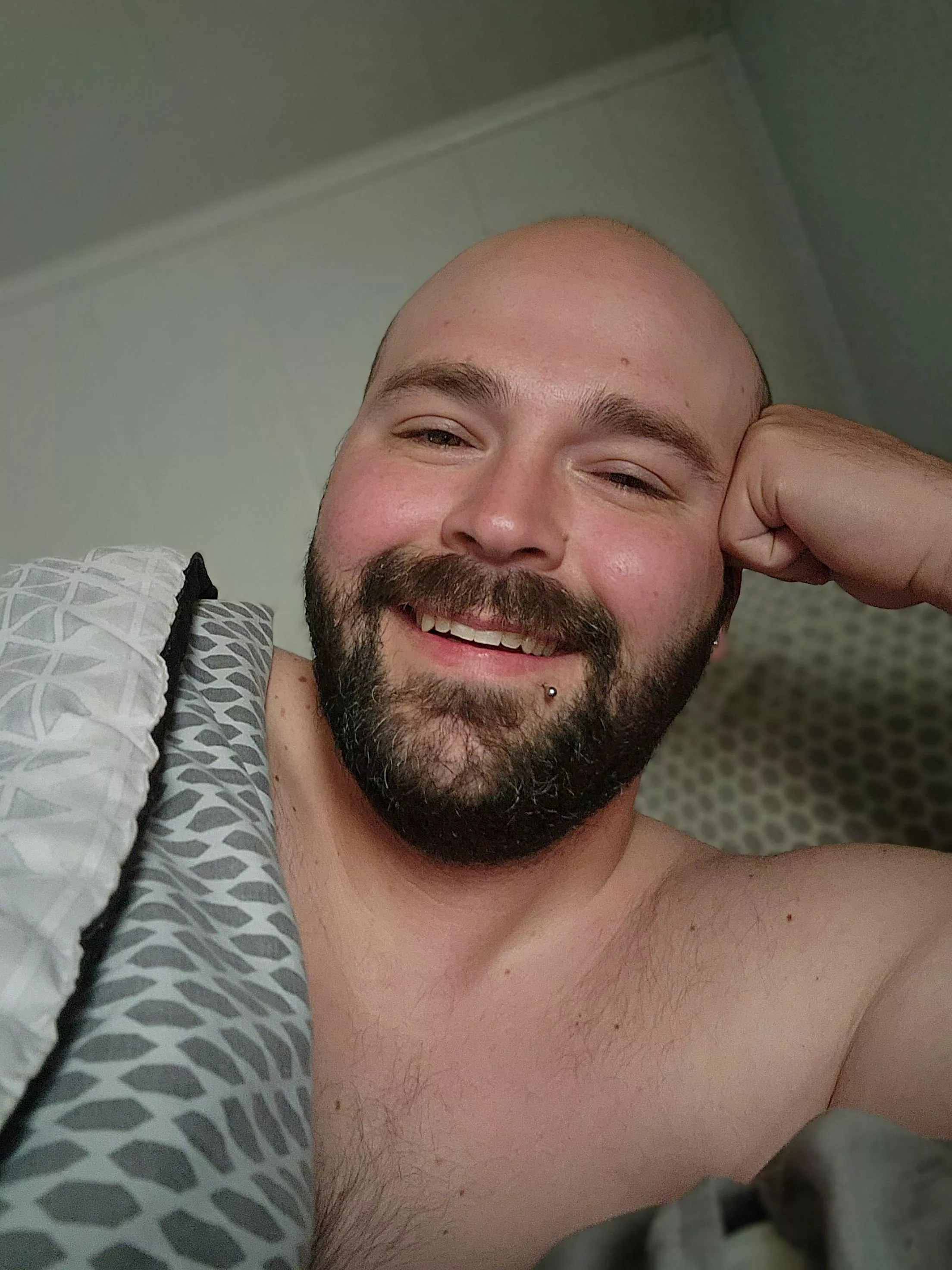 Enjoying my day off work by sleeping in and playing games. posted by IdolAndAnchor