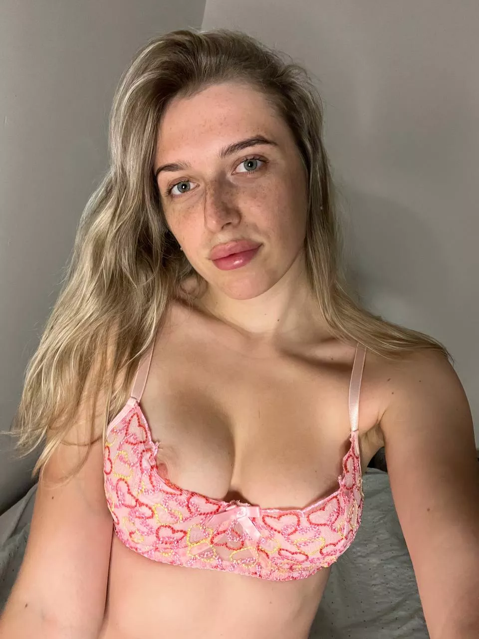 Freckled girl at your service posted by bustlingMelon72