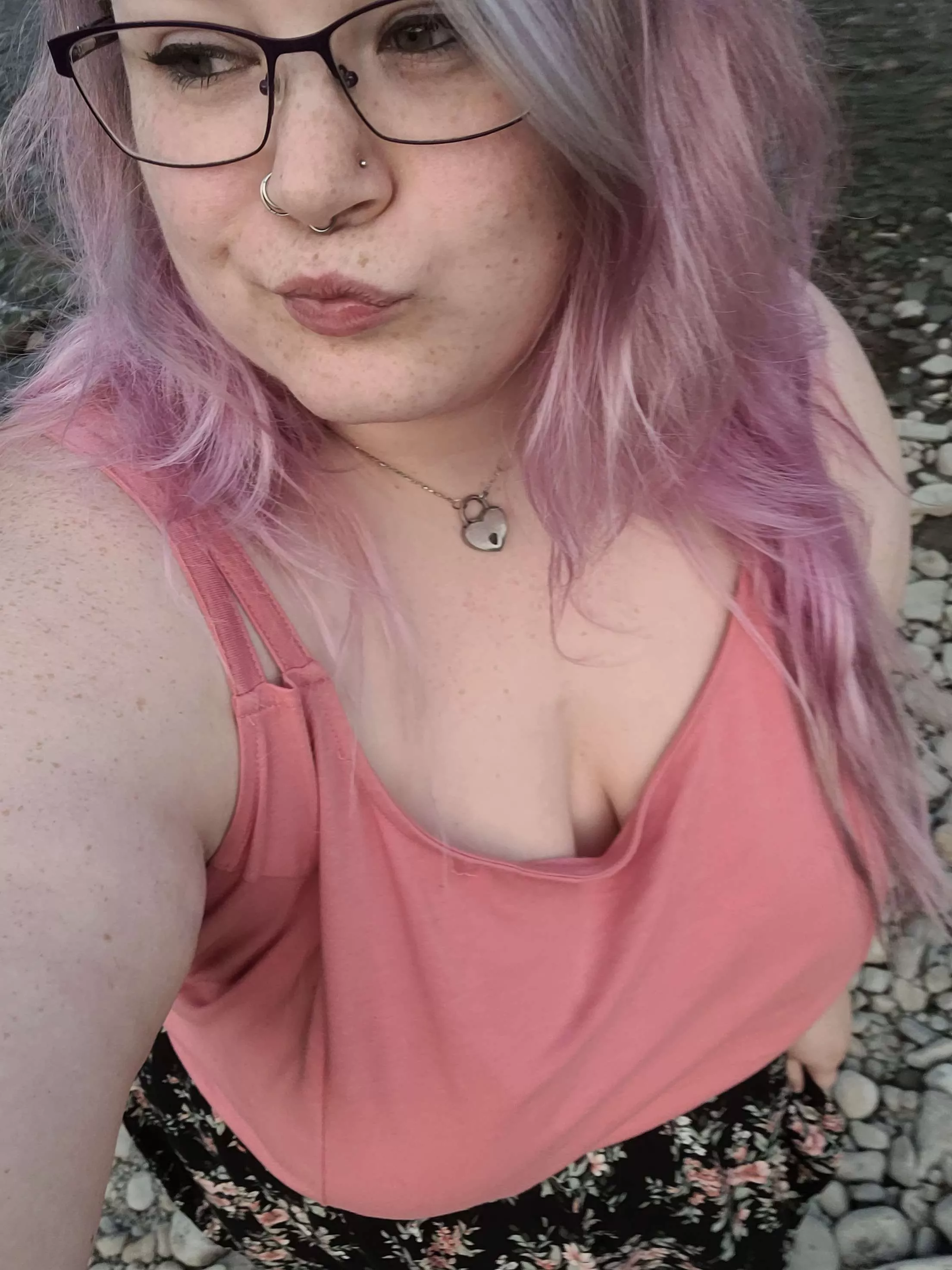 I admire my innocent appearance. posted by cinanom_bunz