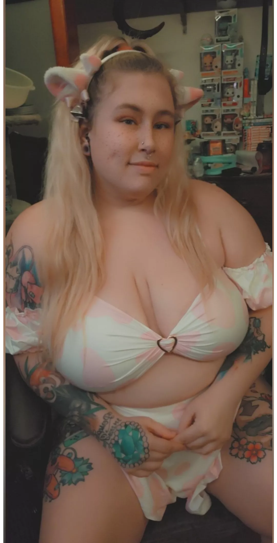 Moo moo 😙🐮 posted by Stonedbabykitten