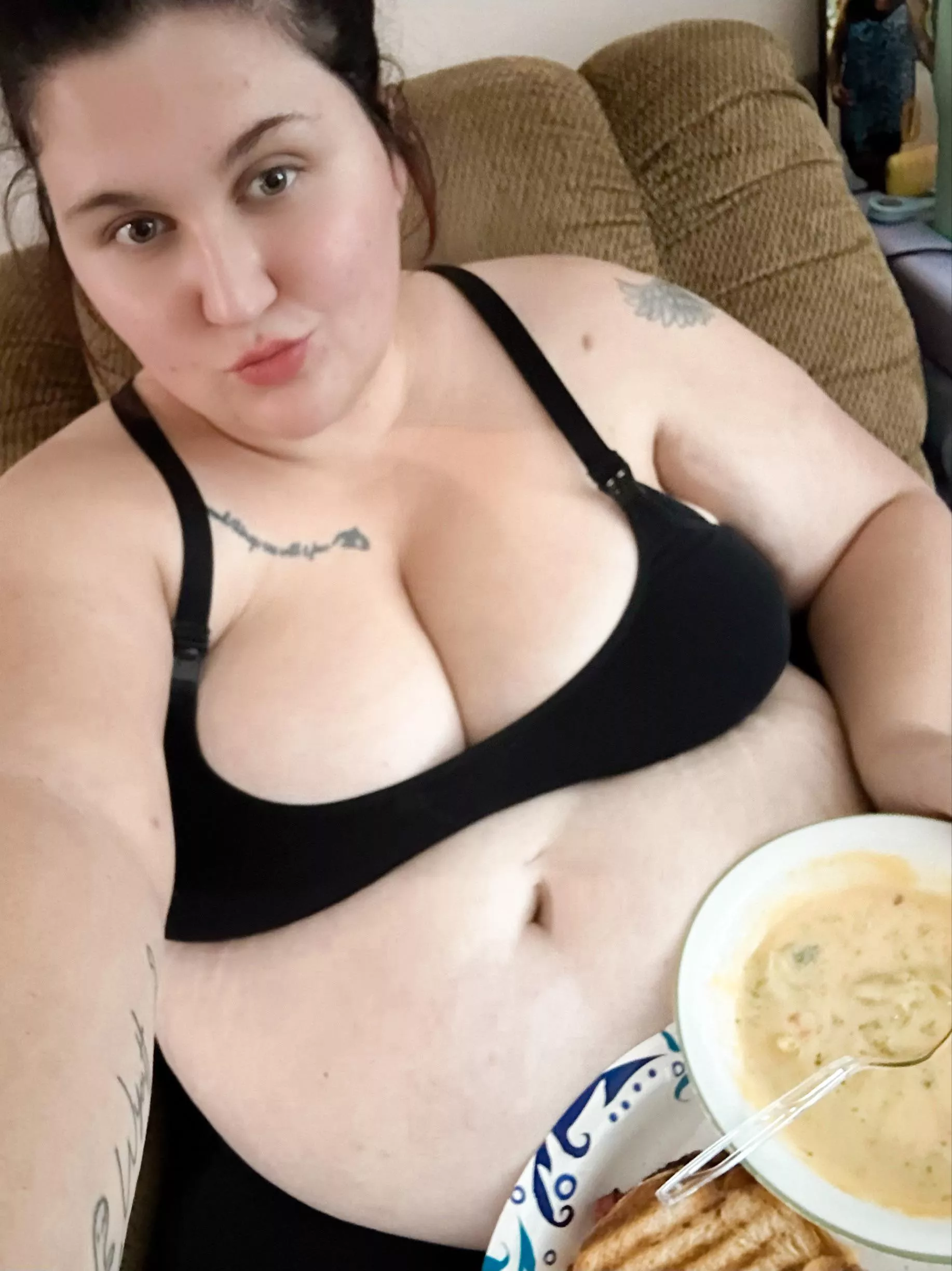 More please 😋 posted by Sunshinehaze_95