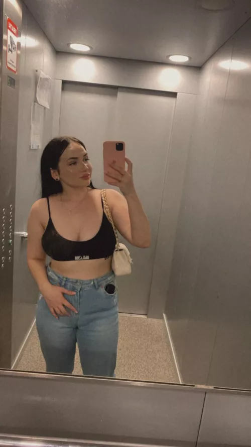 My body is aching for a rough, passionate encounter with a stranger. by Violet_weeb