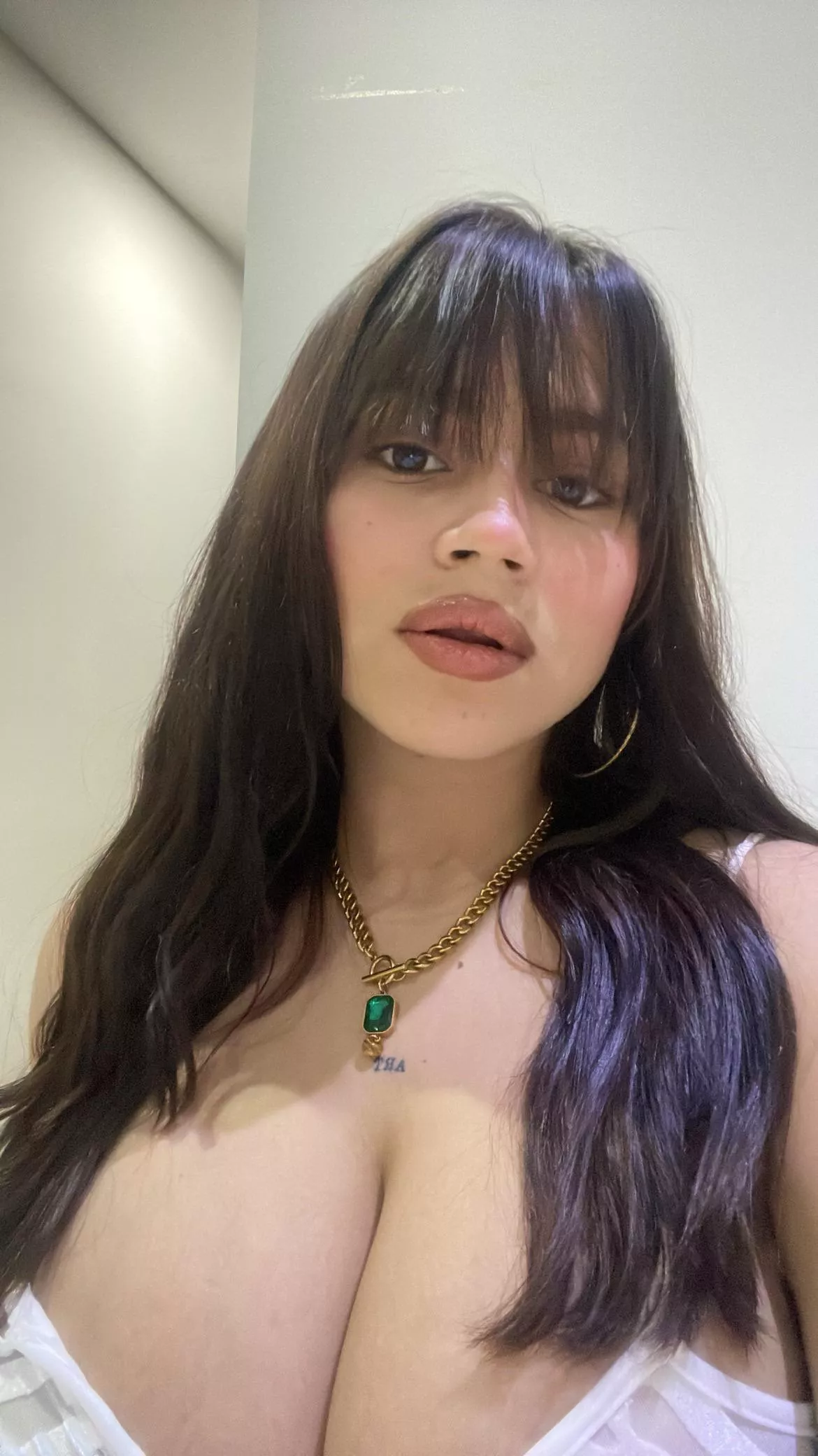 My face is pretty too posted by Munchmunchh