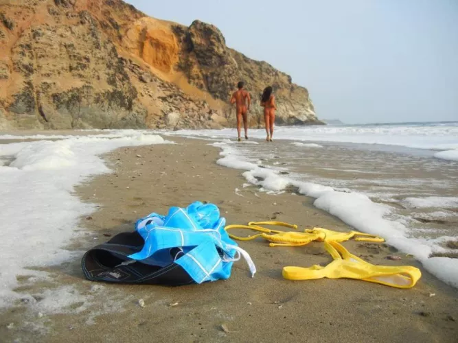 Nude Beach: How-to in 1 simple step. by NaturistPictures