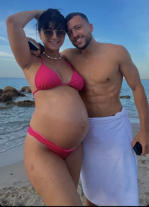 Pregnant influ by Shelby0885