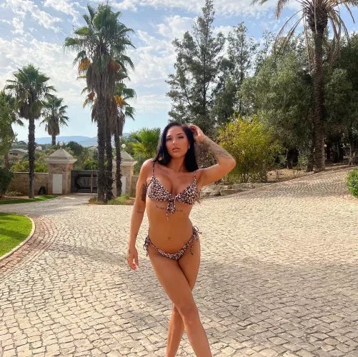 the name is Bella Black by martitagaraysg