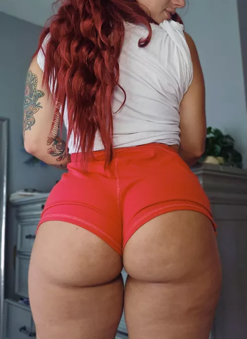 These shorts werent made for thick thighs and I hope you don't mind by daphne_63