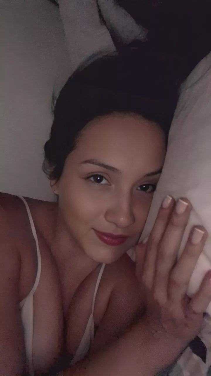 Today i don't feel like doing anything , I just wanna lay in my bed. posted by alluring_athena