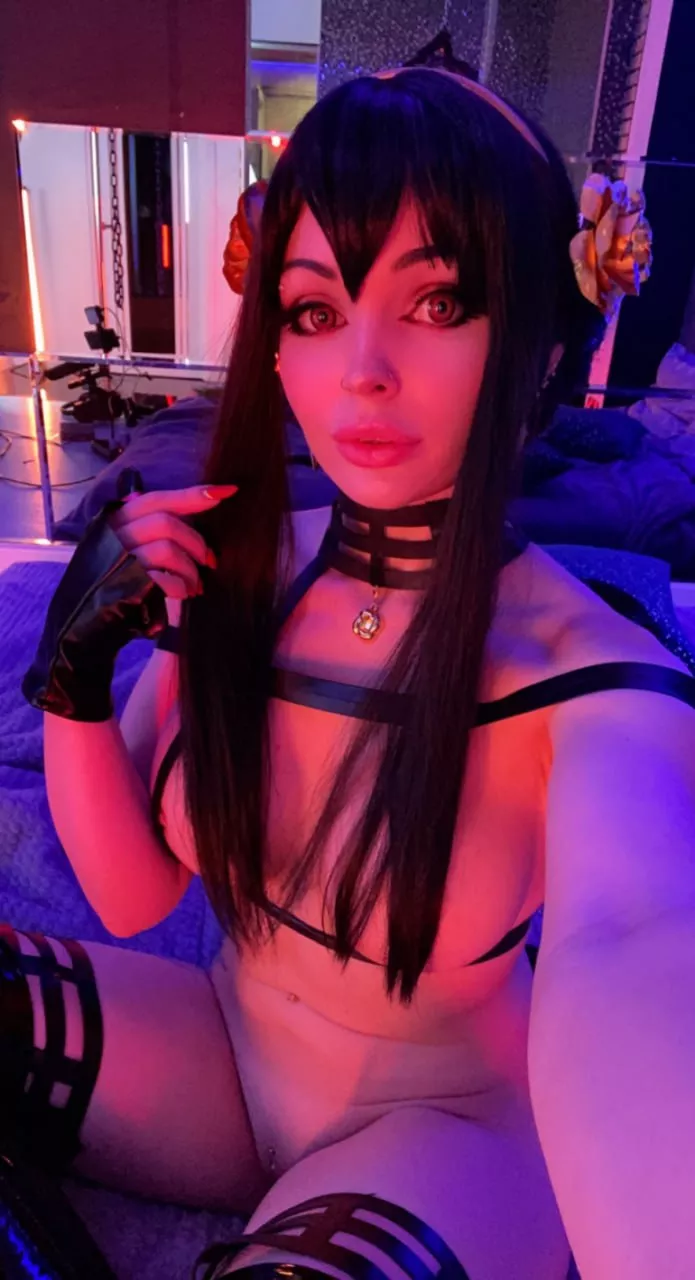 Yor Forger from Spy x Family by Sonya Vibe posted by SonyaVibe