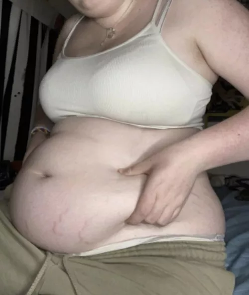 you can see my stretch marks a bit better here…god my belly is so heavy and jiggly😩 dms open by l1fe0nm4rs1