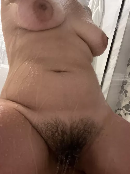 Your friendly hydro homie reminding you to stay hydrated 😝 by gemmacactus