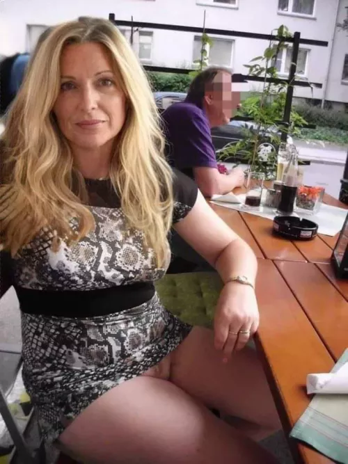 🎁 and the guy in purple never found out. by terry_bond