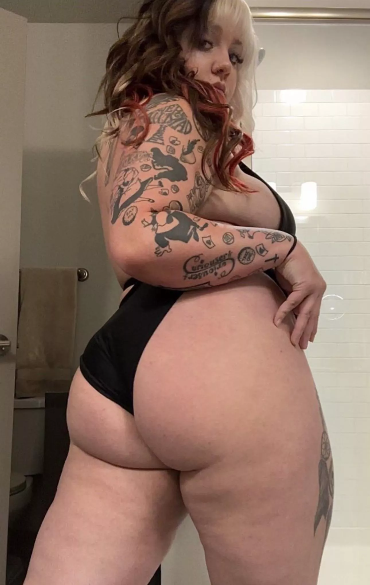 Anyone here eat ass? Asking for a friend posted by alleyswonderland