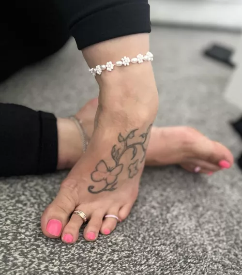 Could you handle them?? by feet_girl84