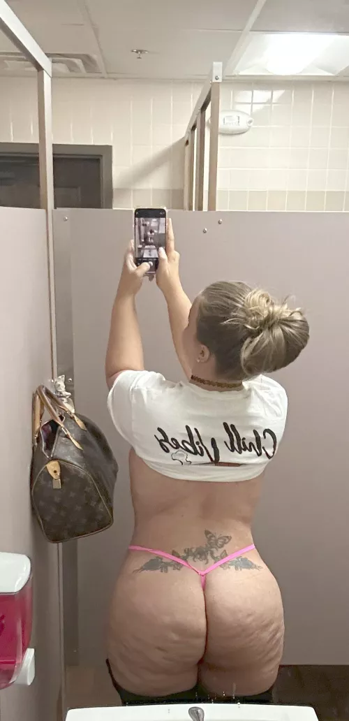 Curvy mom bod with a phat ass (f) by NikkiNeedsMore