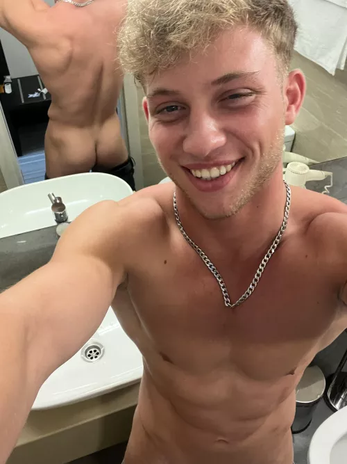 Do you like cute muscular butts by WorthlessEloquence