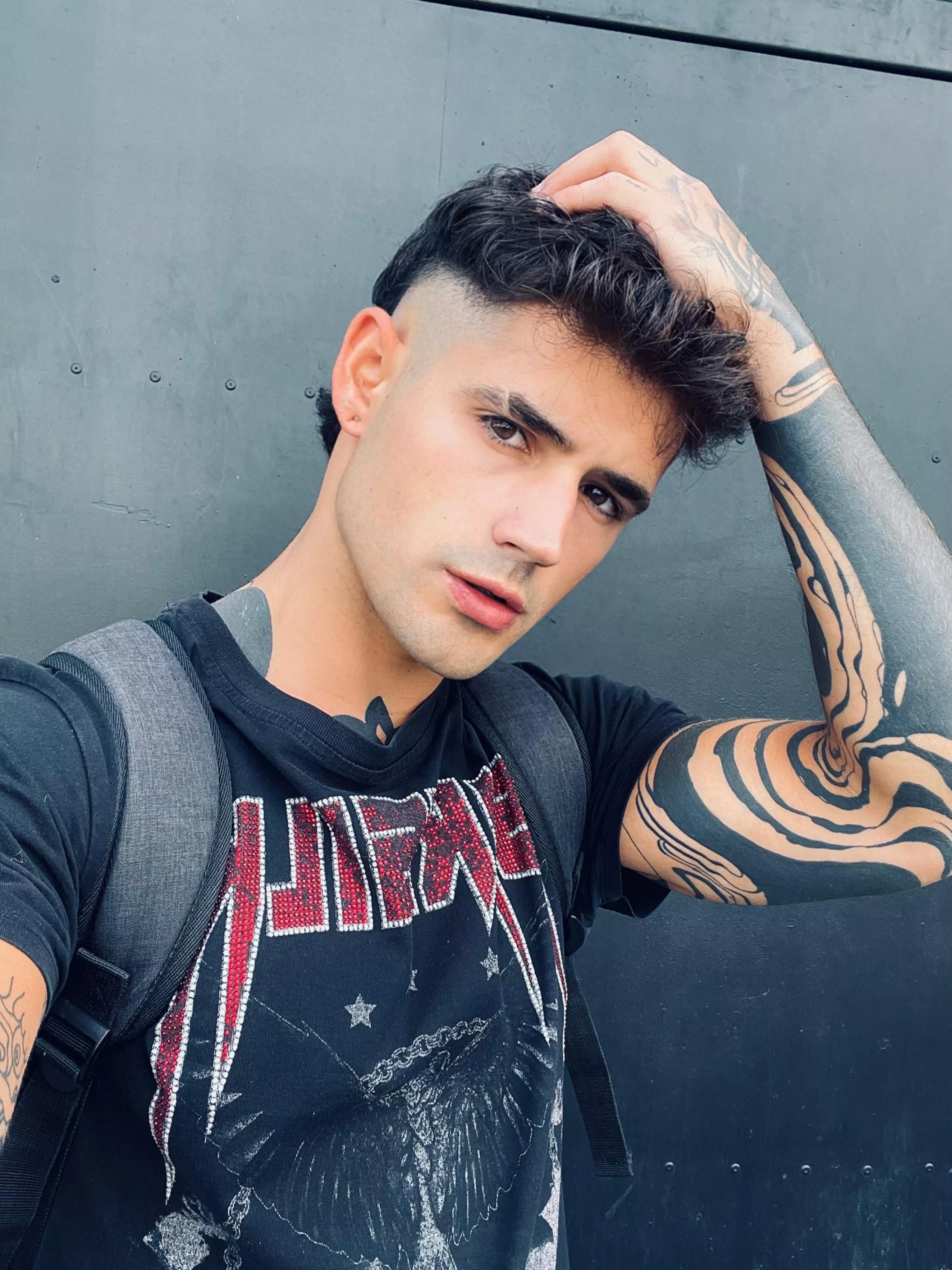 Do you like me with clothes?😌 posted by Lezaalejandro